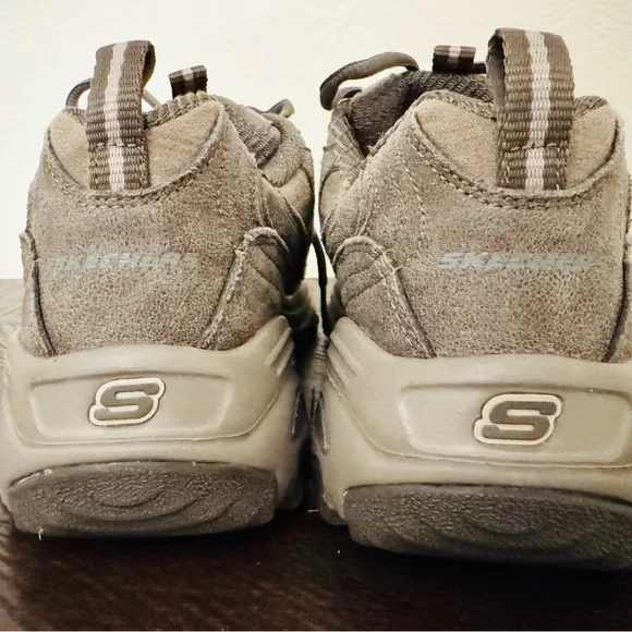 Skechers D’Lites Gray Athletic Shoes with Air-Cooled Memory Foam Size 8.5 - Picture 2 of 5
